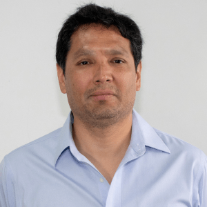 Dr. Carlos Reyes Martínez